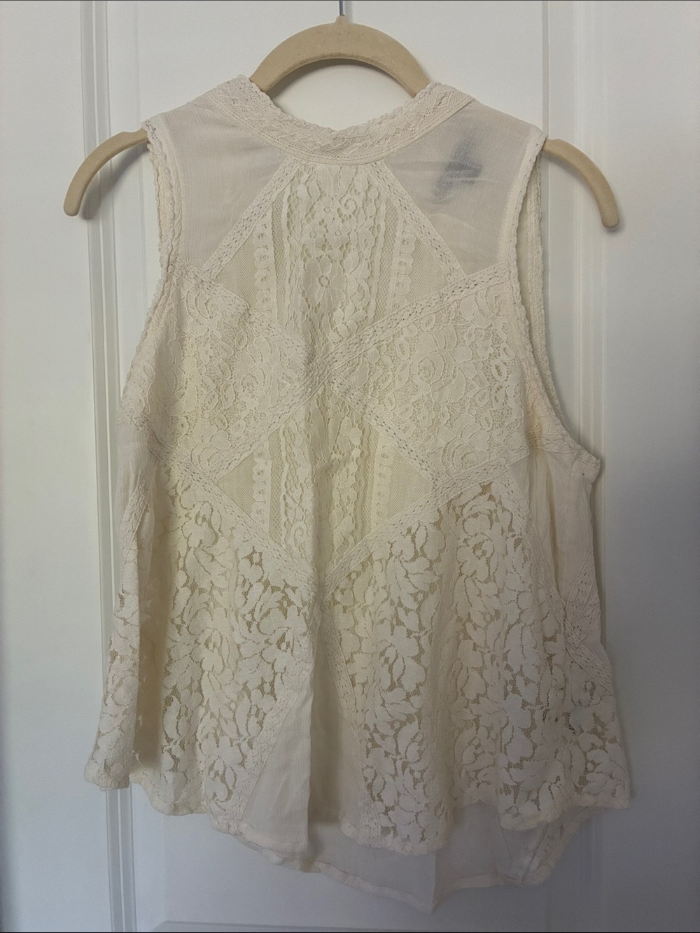 American Eagle Outfitters Lace-Panel Camisole in Cream